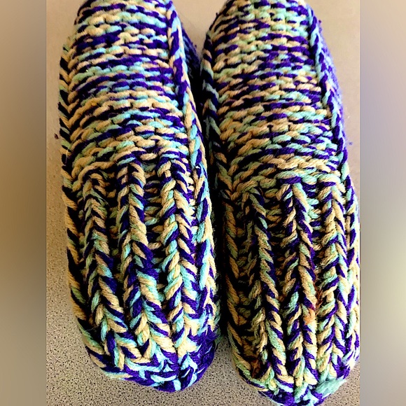 Handmade crochet slippers in excellent pre own collection - Picture 2 of 2